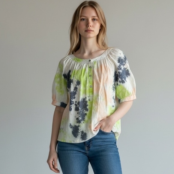 Elizabeth and James Tops - Elizabeth & James Tie Dye Cotton Button Front Blouse M